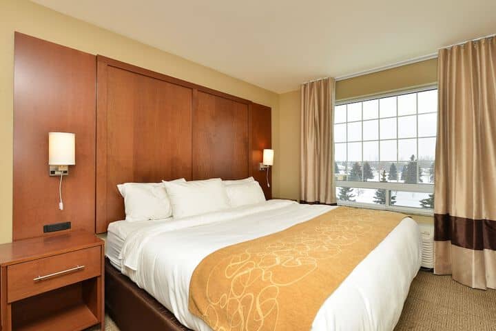 Room 25 of 47